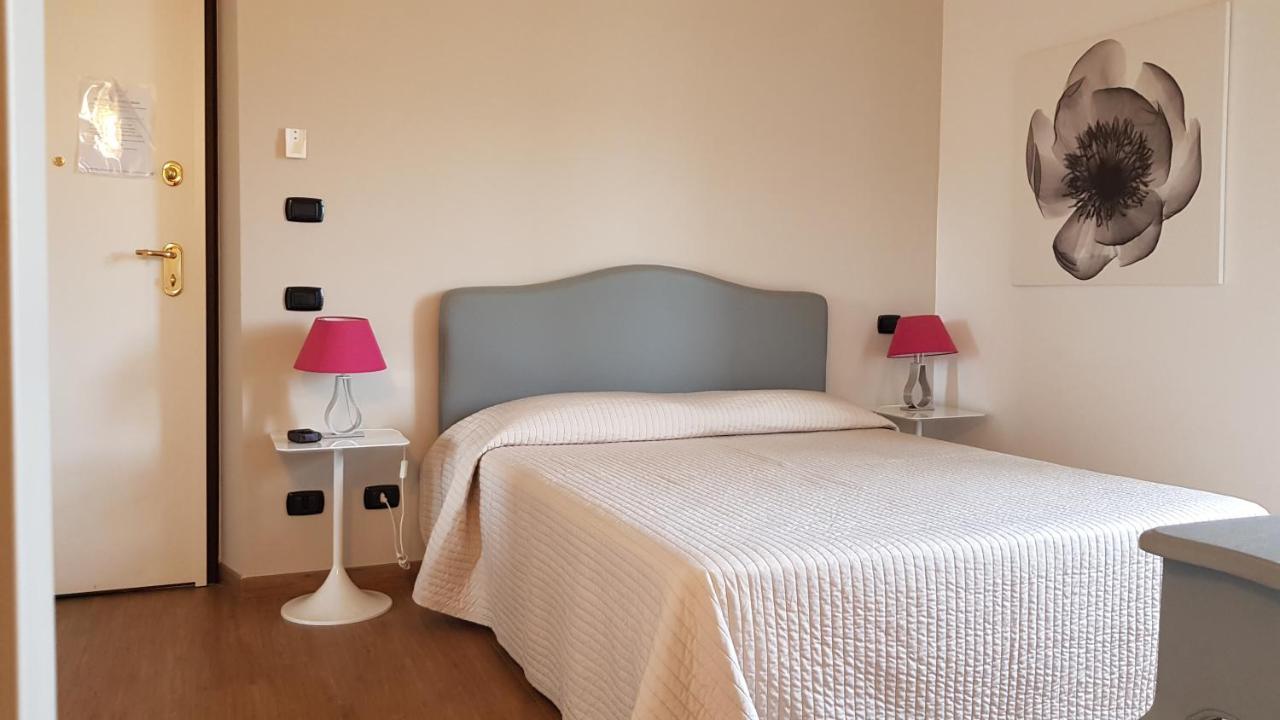 Lanuvio Il Casale Degli Ulivi - Agriturismo - Tenimenti Leone מראה חיצוני תמונה