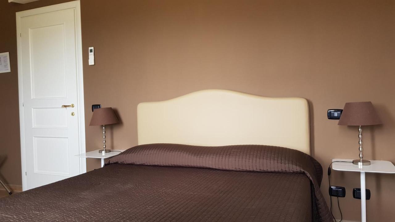 Lanuvio Il Casale Degli Ulivi - Agriturismo - Tenimenti Leone מראה חיצוני תמונה