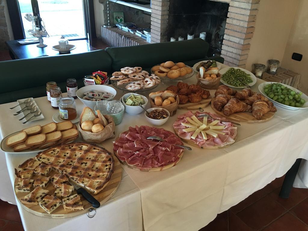 Lanuvio Il Casale Degli Ulivi - Agriturismo - Tenimenti Leone מראה חיצוני תמונה